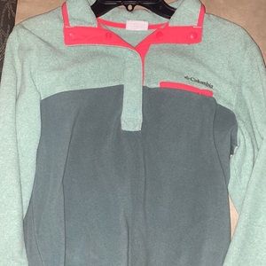 Barely worn Columbia sweatshirt